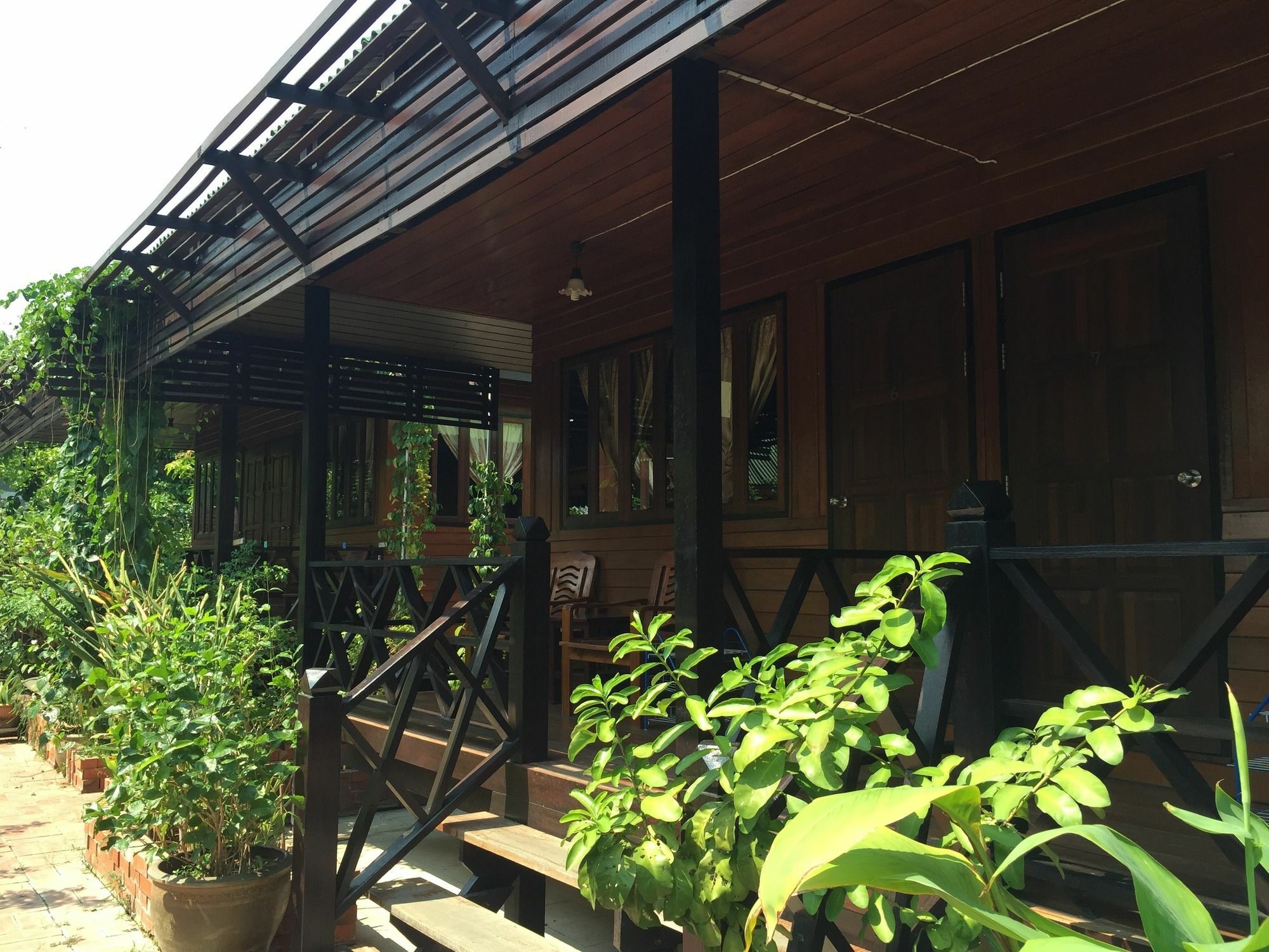 Baan Kong 2*